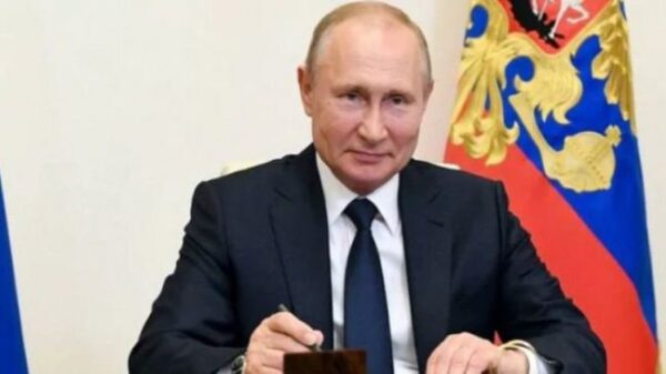 Ukraine crisis: After troop 'pullout', Putin says Russia does not want a war
