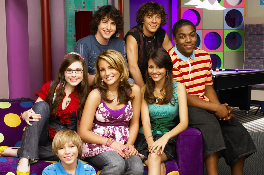 When will Seasons 3-4 of ‘Zoey 101’ be on Netflix?