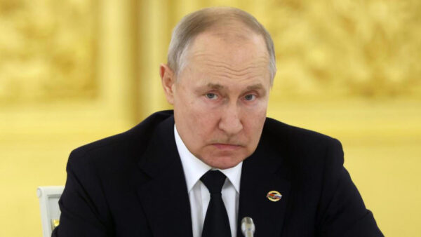 Vladimir Putin Suffers From “Blurred Vision And Numb Tongue”, Doctors Panic Over His Health: Report