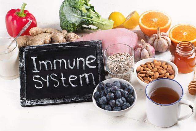 wellhealthorganic.com:to-increase-immunity-include-winter-foods-in-your-diet-health-tips-in-hindi